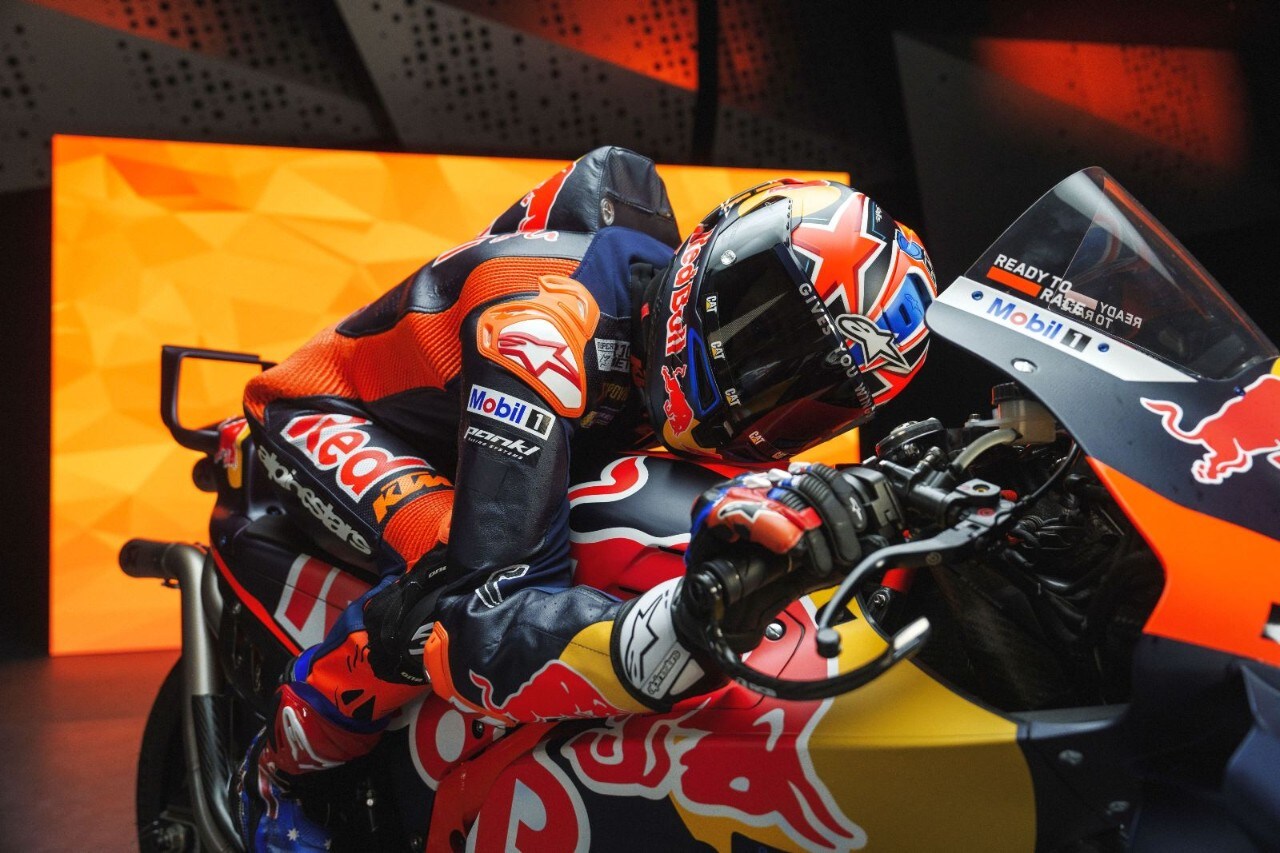 MotoGP: Red Bull KTM Factory Racing 2024, giù il velo!